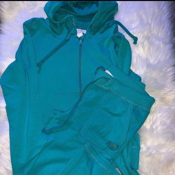 Set - Picture 2 of 3